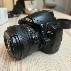 Nikon D 3000